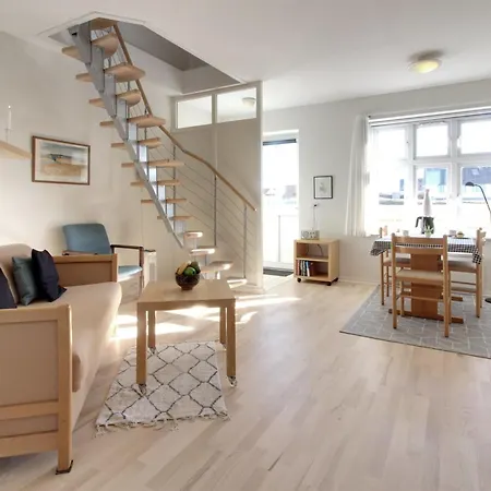 Ena - 75m From The Sea By Interhome